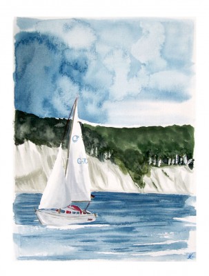Boat in front of Chalk Cliffs